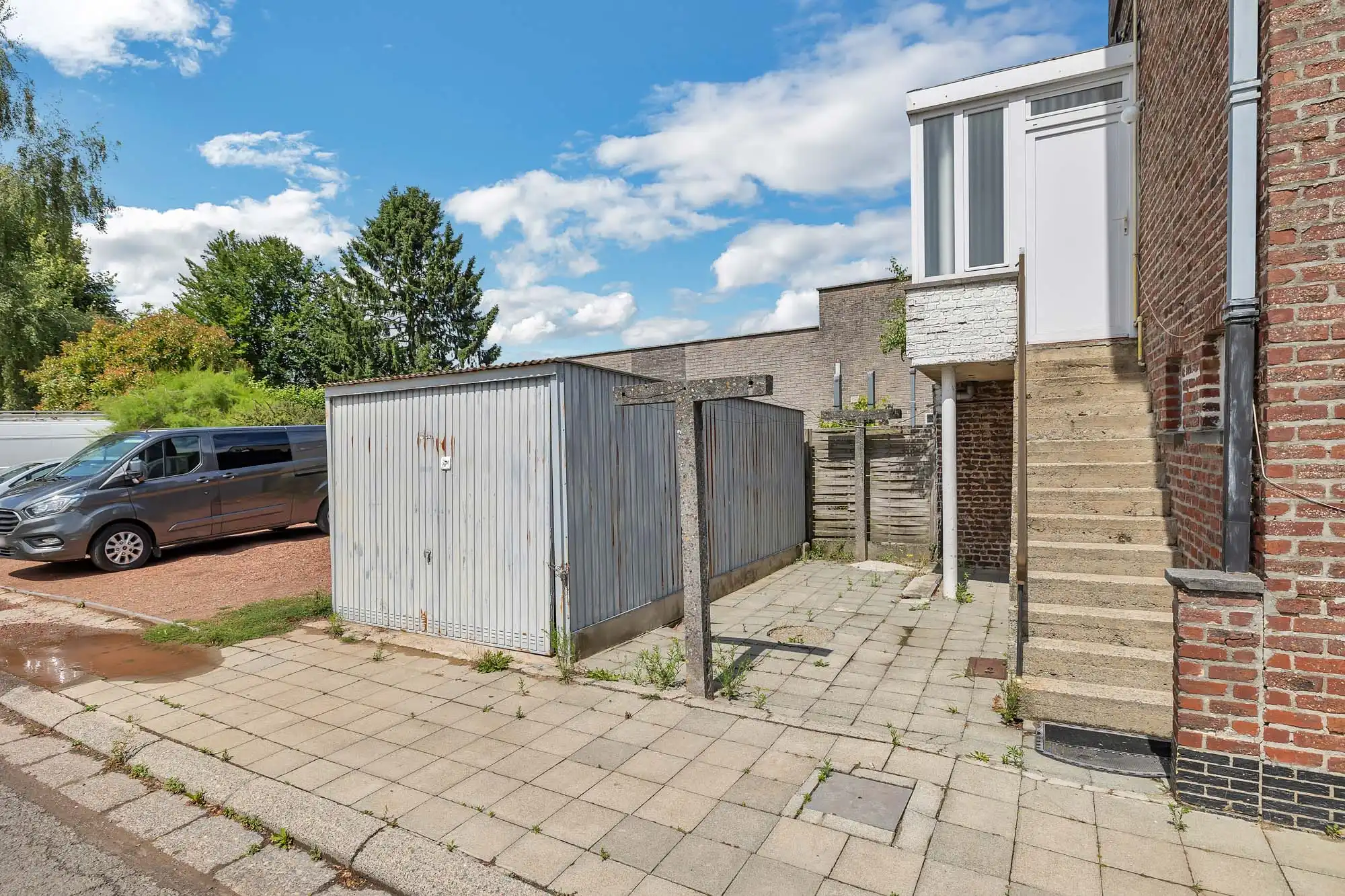 Solide, te renoveren bel-étage op goede ligging foto 14