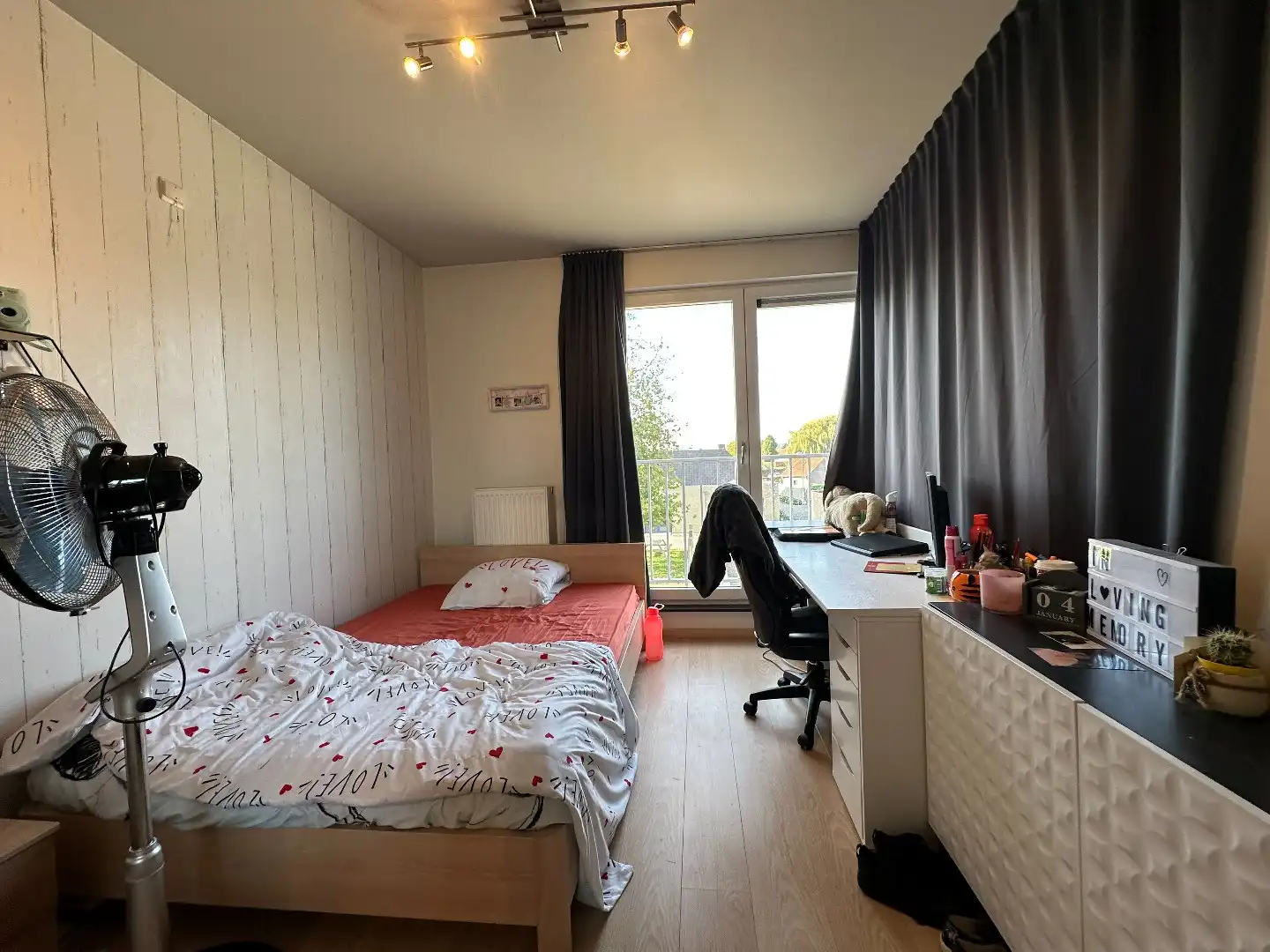 Ruim appartement met twee slaapkamers op de Markt van Houthulst foto 7