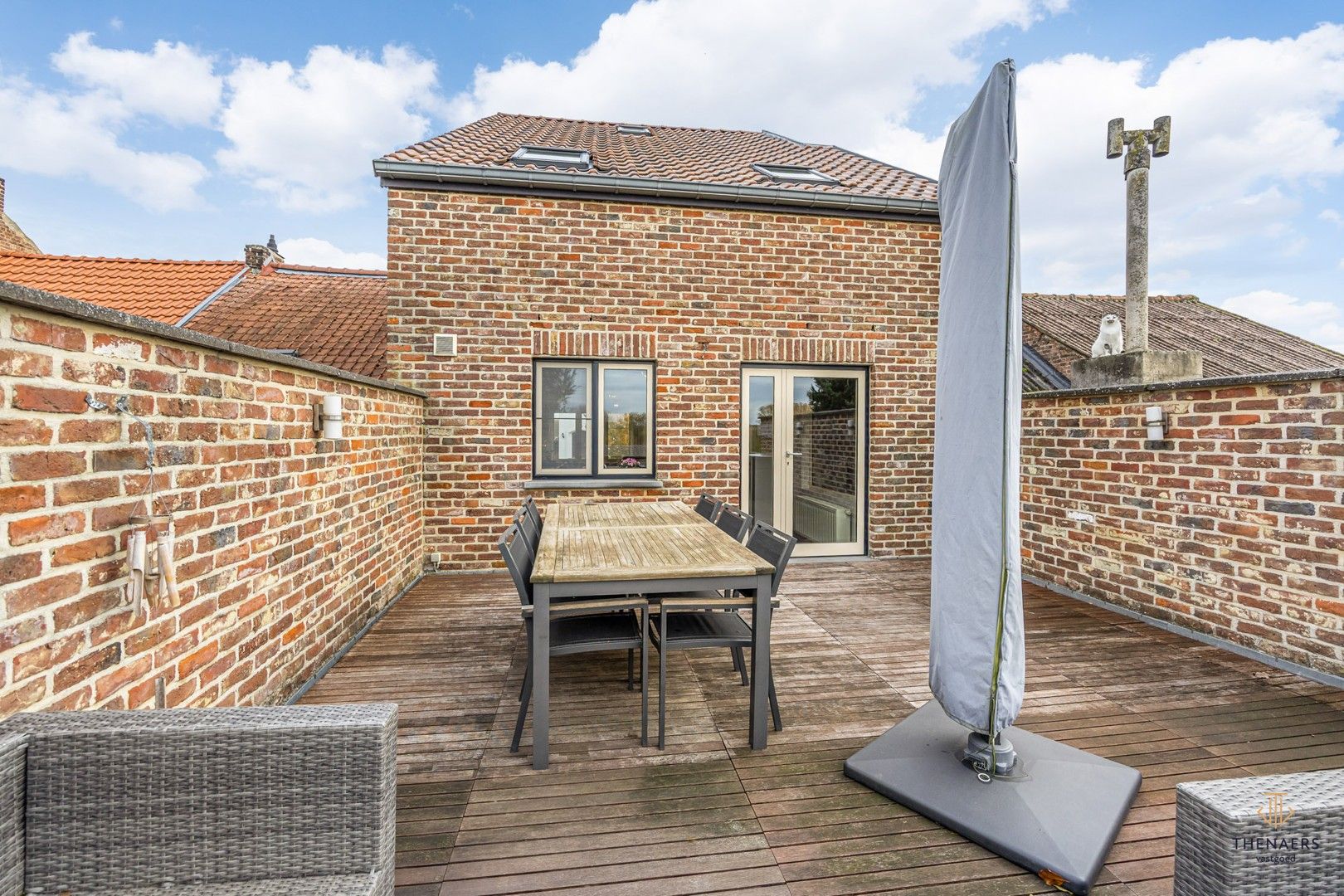 Bel-etage met polyvalente ruimte, garage en grote terrassen. foto 12