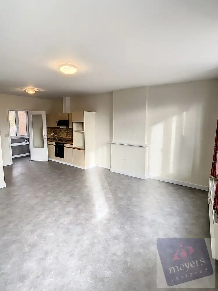 Karaktervolle woning met combinatie wonen/werken op centrale ligging in Sint-Truiden foto 9