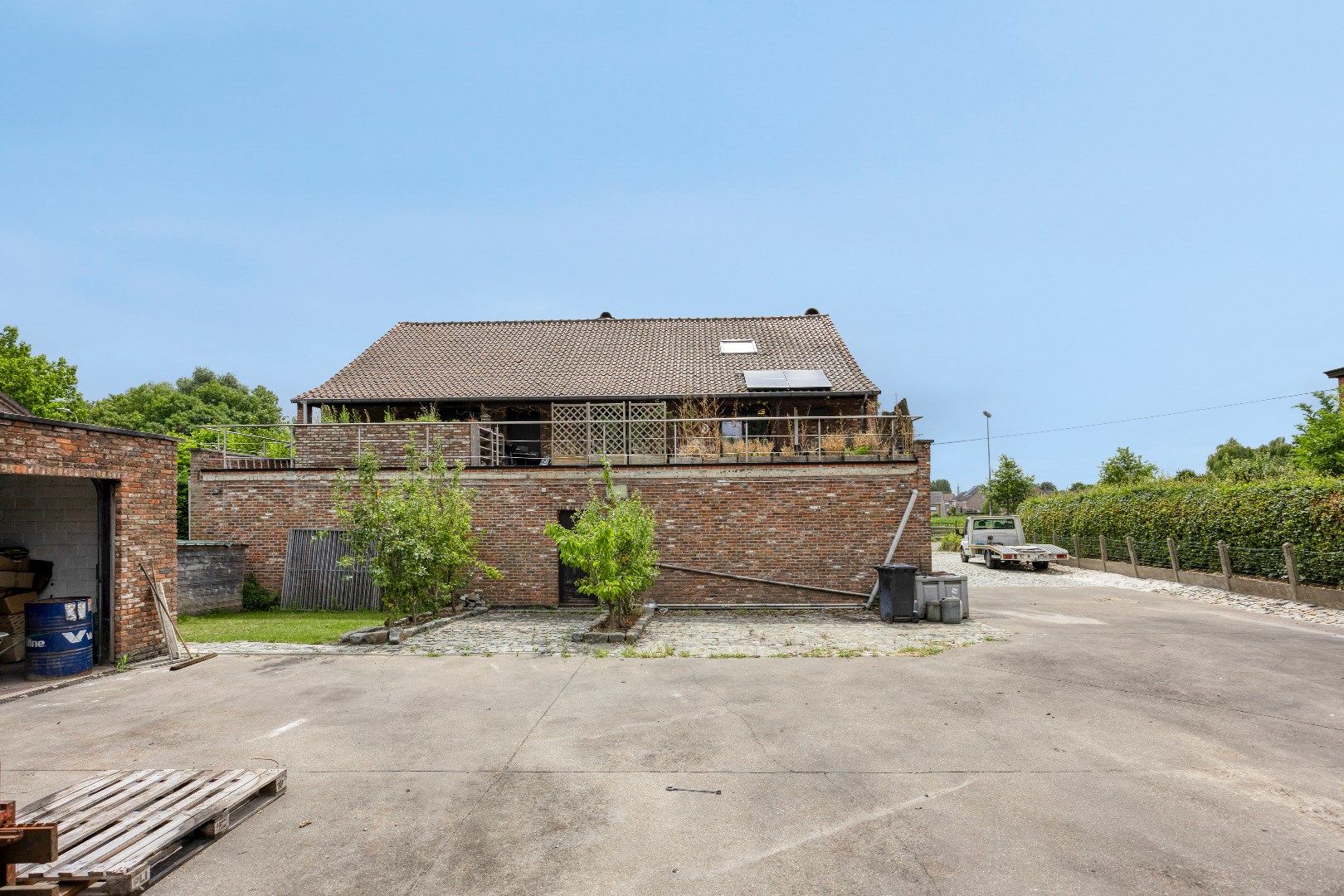 Reusachtige open bebouwing met werkplaats en magazijn! foto 7