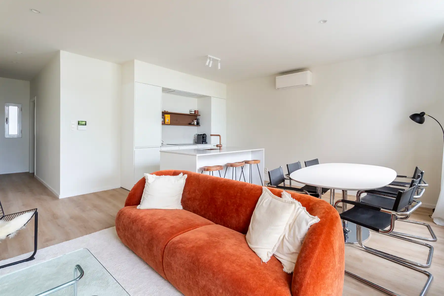 Instapklaar appartement overkijkend Park Dok Zuid foto {{pictureIndex}}