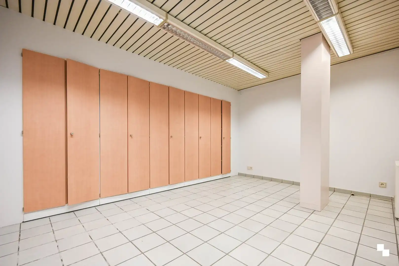 Commerciële ruimte van 114 m² met garagebox in centrum Izegem foto 7