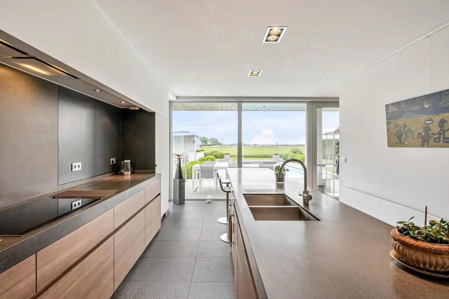 Exclusieve villa met zwembad en adembenemende polderzichten foto 11