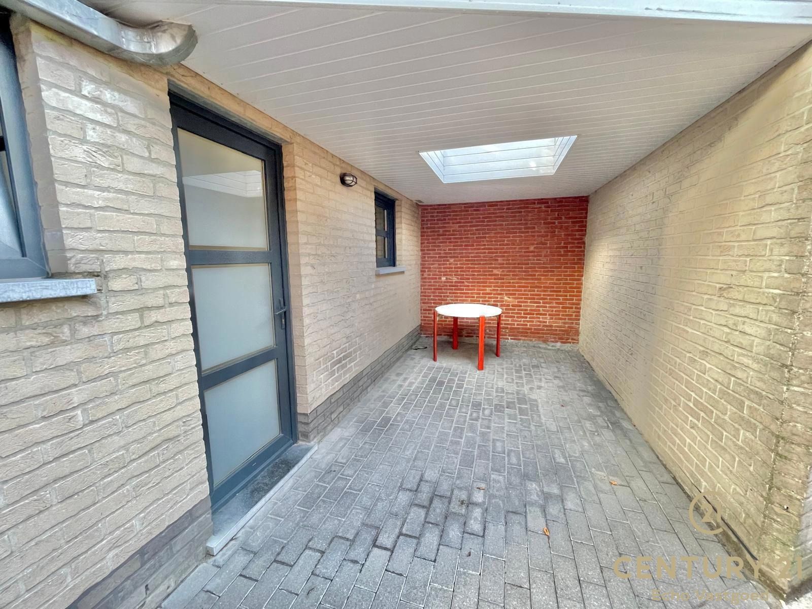 Rustig gelegen Gelijkvloers Appartement met terras foto 13