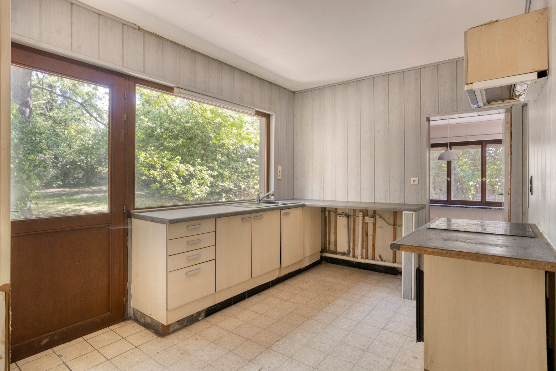 Te renoveren villa op 26a met 5 slaapkamers + praktijkmog. foto 9