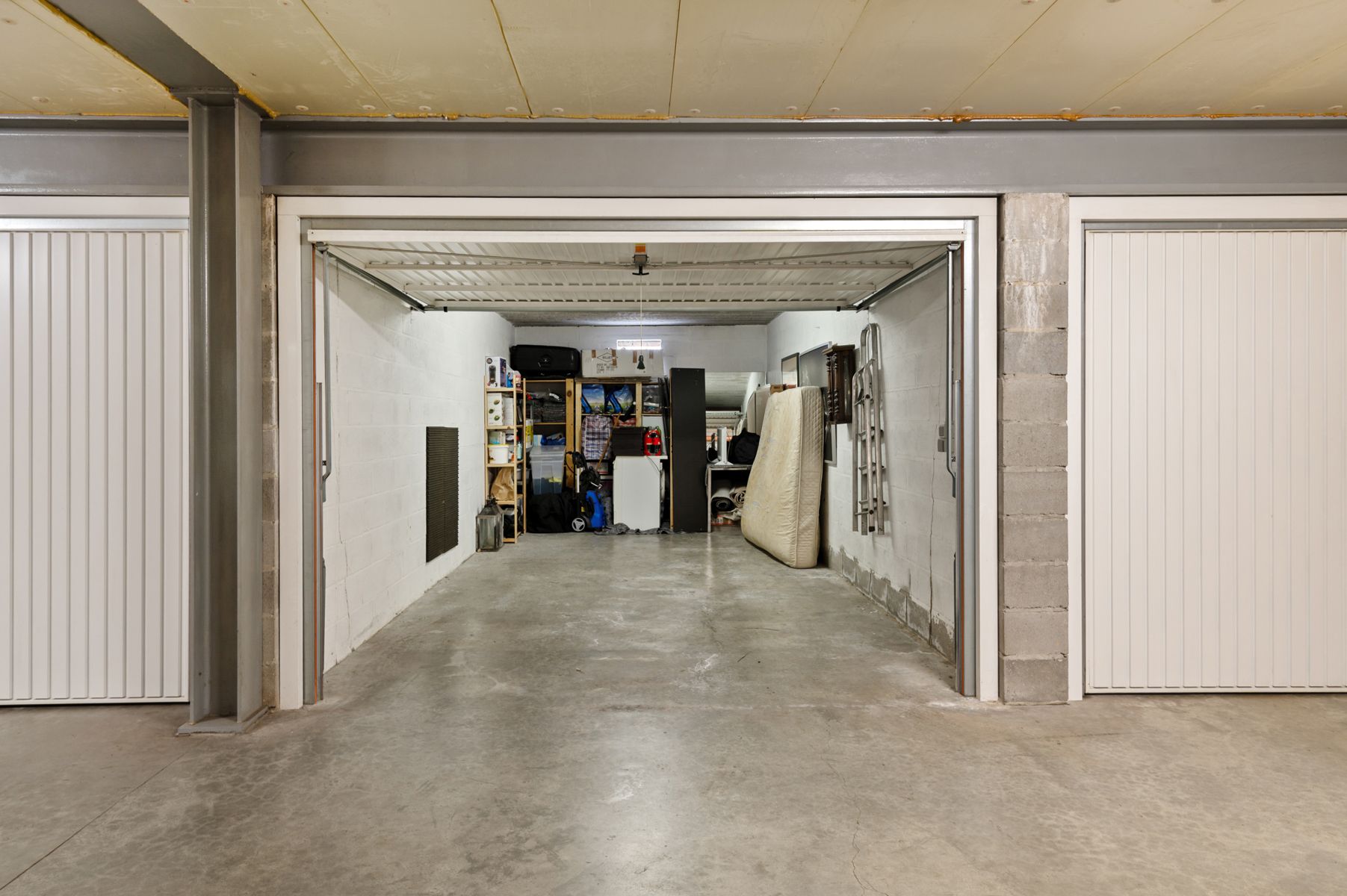 Volledig vernieuwd appartement met ruim terras en garagebox foto 18