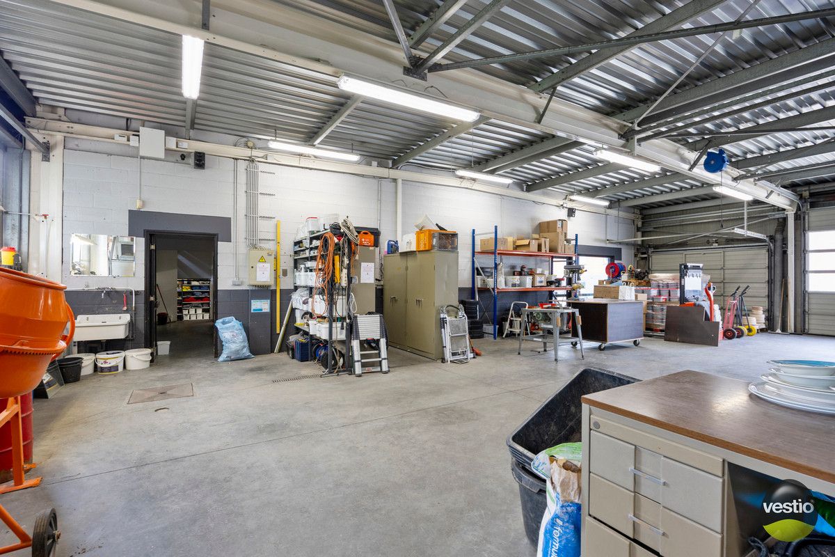 MULTIFUNCTIONEEL HANDELSPAND MET CONCIERGESTUDIO OP 19A82CA TE BEVERST. foto 23