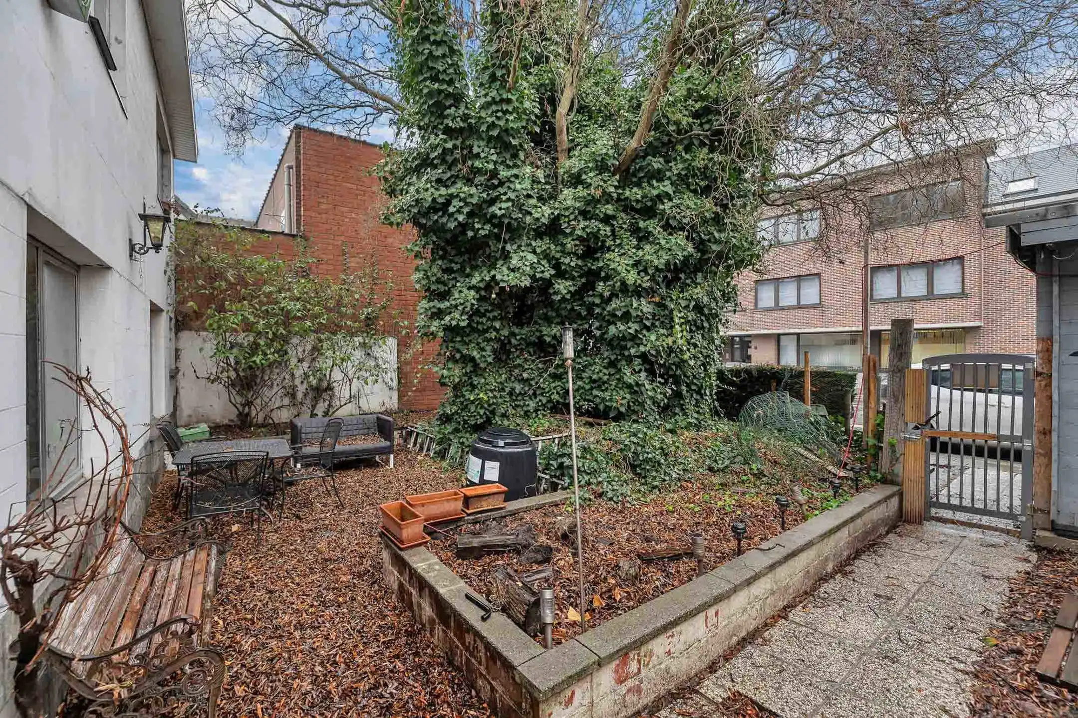 Te renoveren woning met tuin op commerciële ligging foto 19