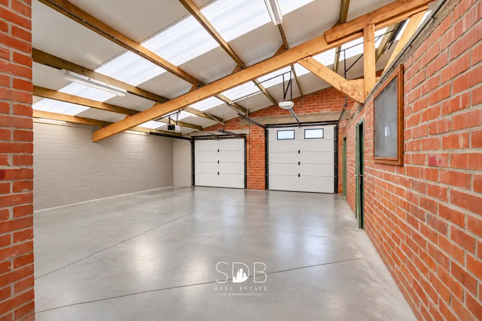 Hedendaagse woning met hippische accommodatie op 17.782m² foto 29