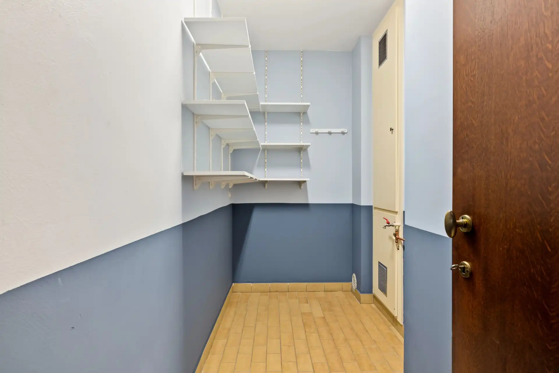 Ruim 2-slaapkamer appartement in het centrum van Beveren foto 9