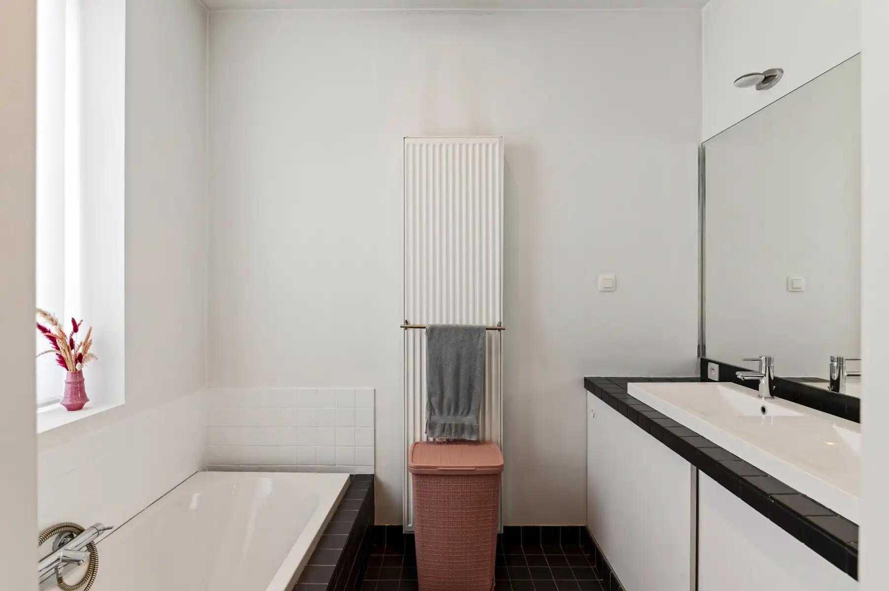 Wonen met een twist: 3 slaapkamers, tuin en unieke indeling! foto 13