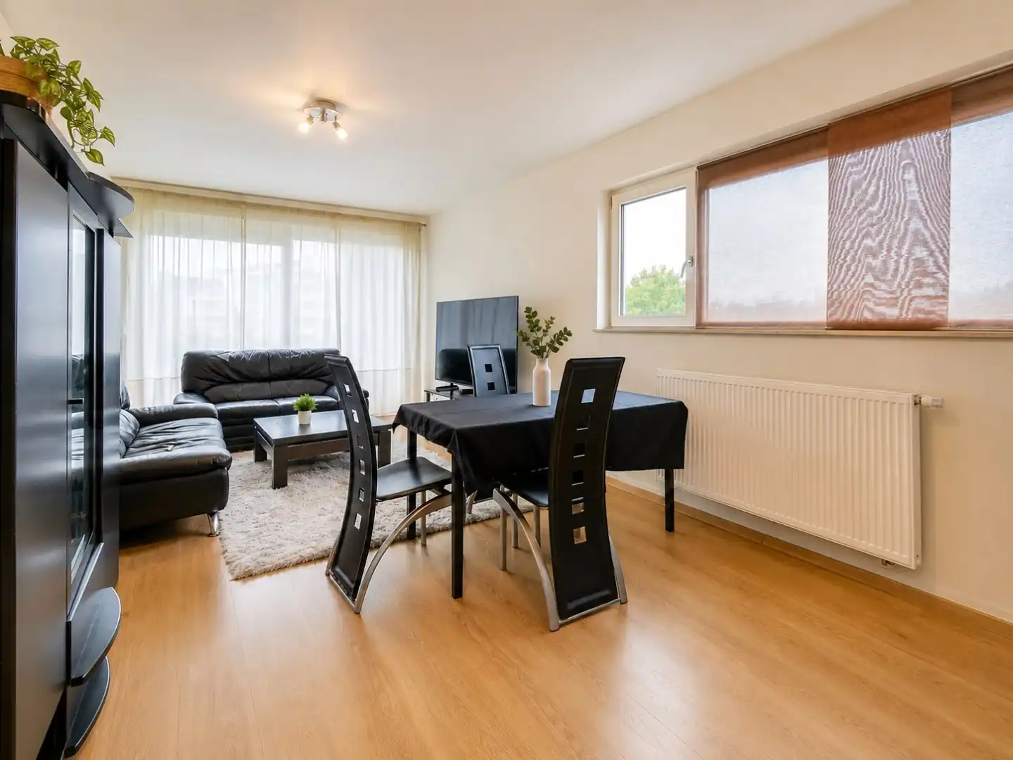 Instapklaar investeringsappartement in centrum Waregem! foto {{pictureIndex}}