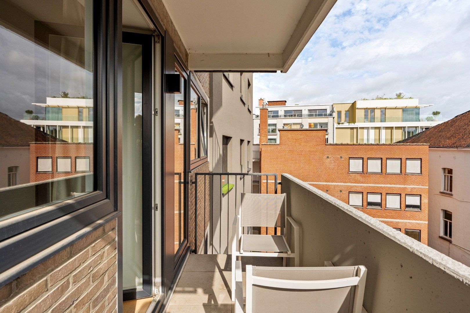 instapklaar luxe 3-slaapkamerappartement met groen uitzicht en autostaanplaats foto 23