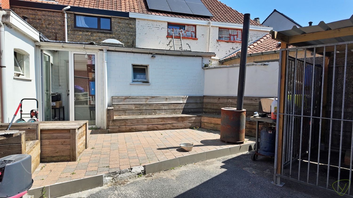 Gezellige stadswoning te huur met ruime garage en parking! foto 7