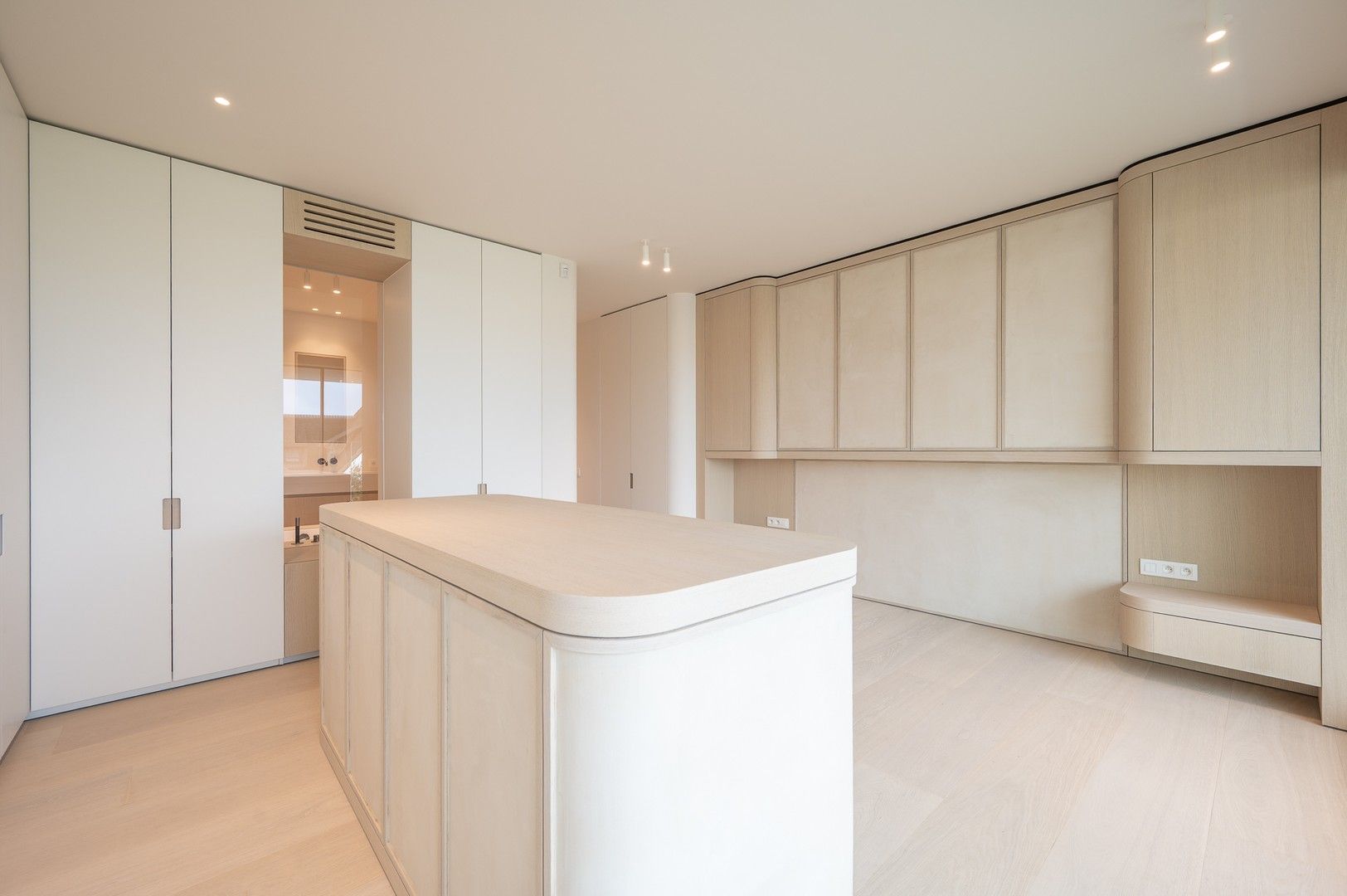 Luxueuze nieuwbouwvilla gelegen aan de rand van het Zoute, op slechts enkele minuten van de zee en het strand. foto 21