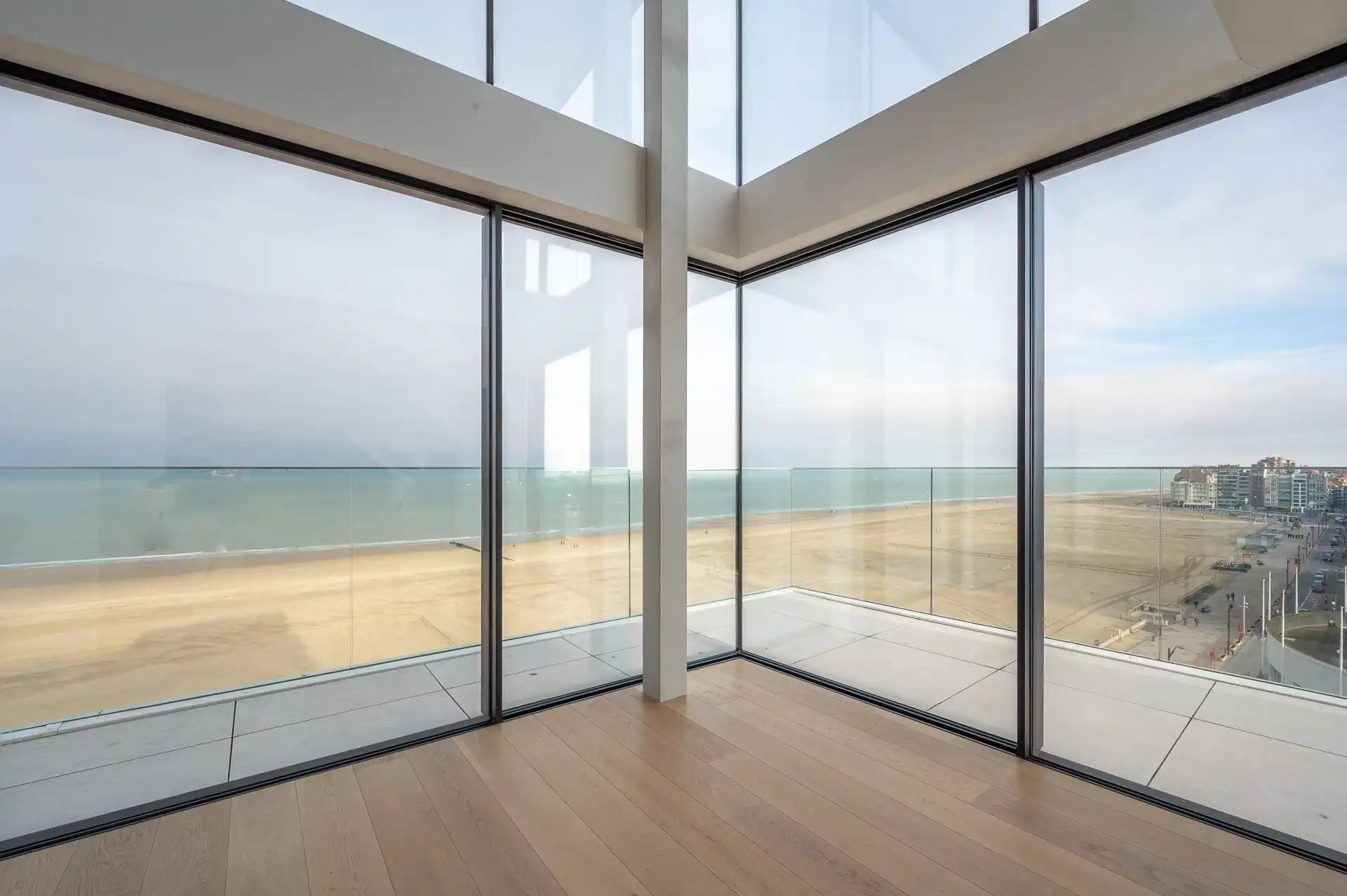 Exclusieve hoekduplex van 427 m² met frontaal zeezicht foto 5