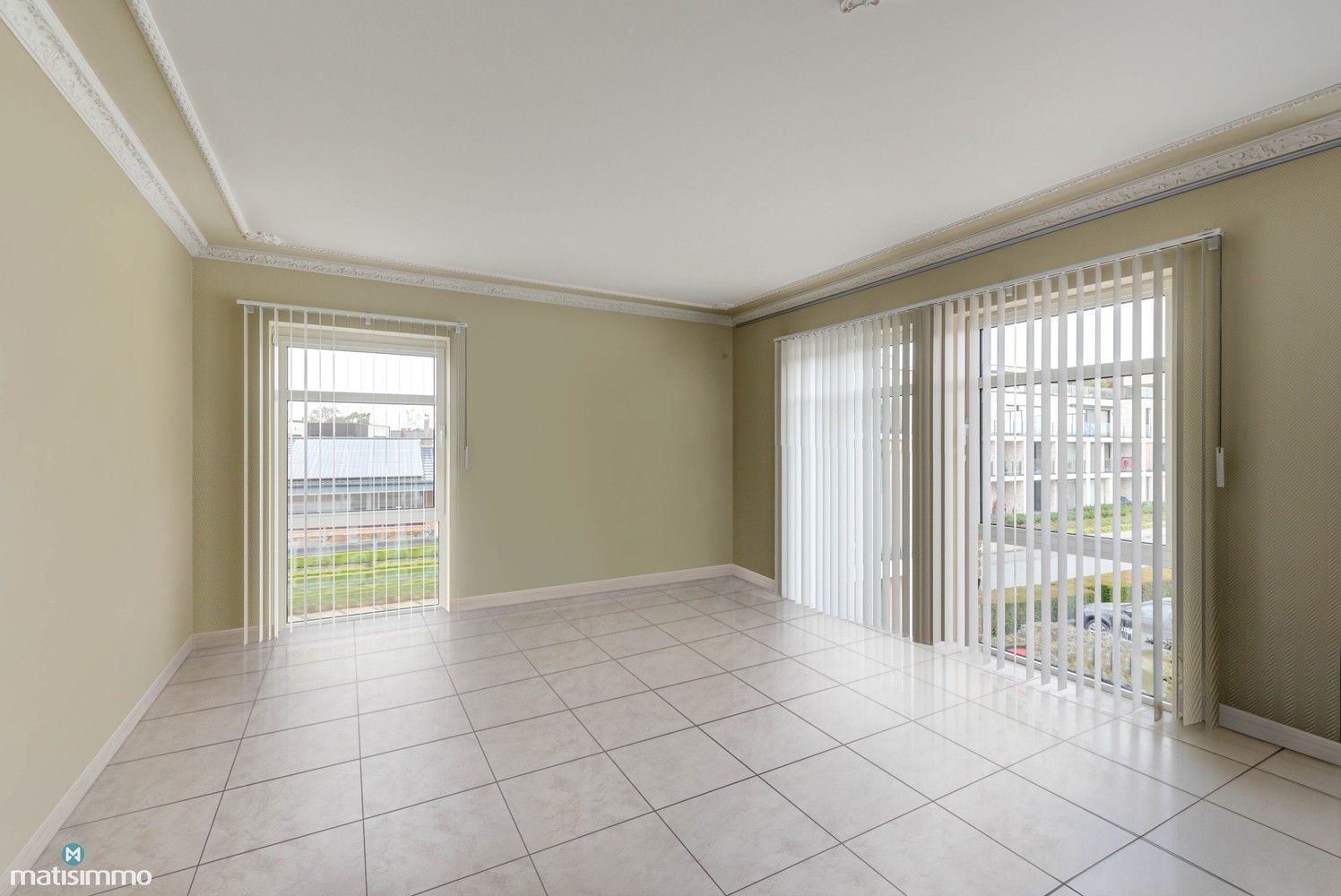 INSTAPKLAAR APPARTEMENT MET 2 SLAAPKAMERS EN GARAGE TE OPGRIMBIE foto 3