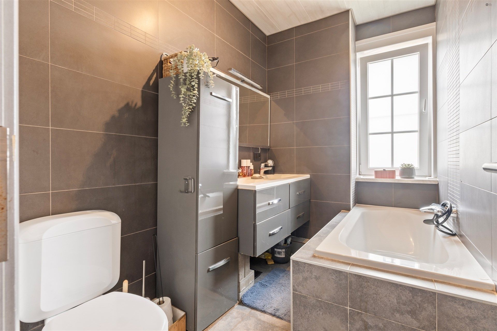 Indrukwekkende woning op een ruim perceel van 2208 m². foto 14
