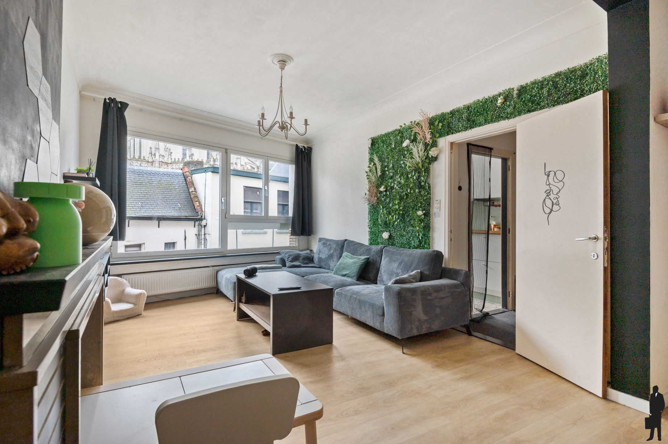 Uniek appartement met frontaal zicht op de kathedraal foto 9