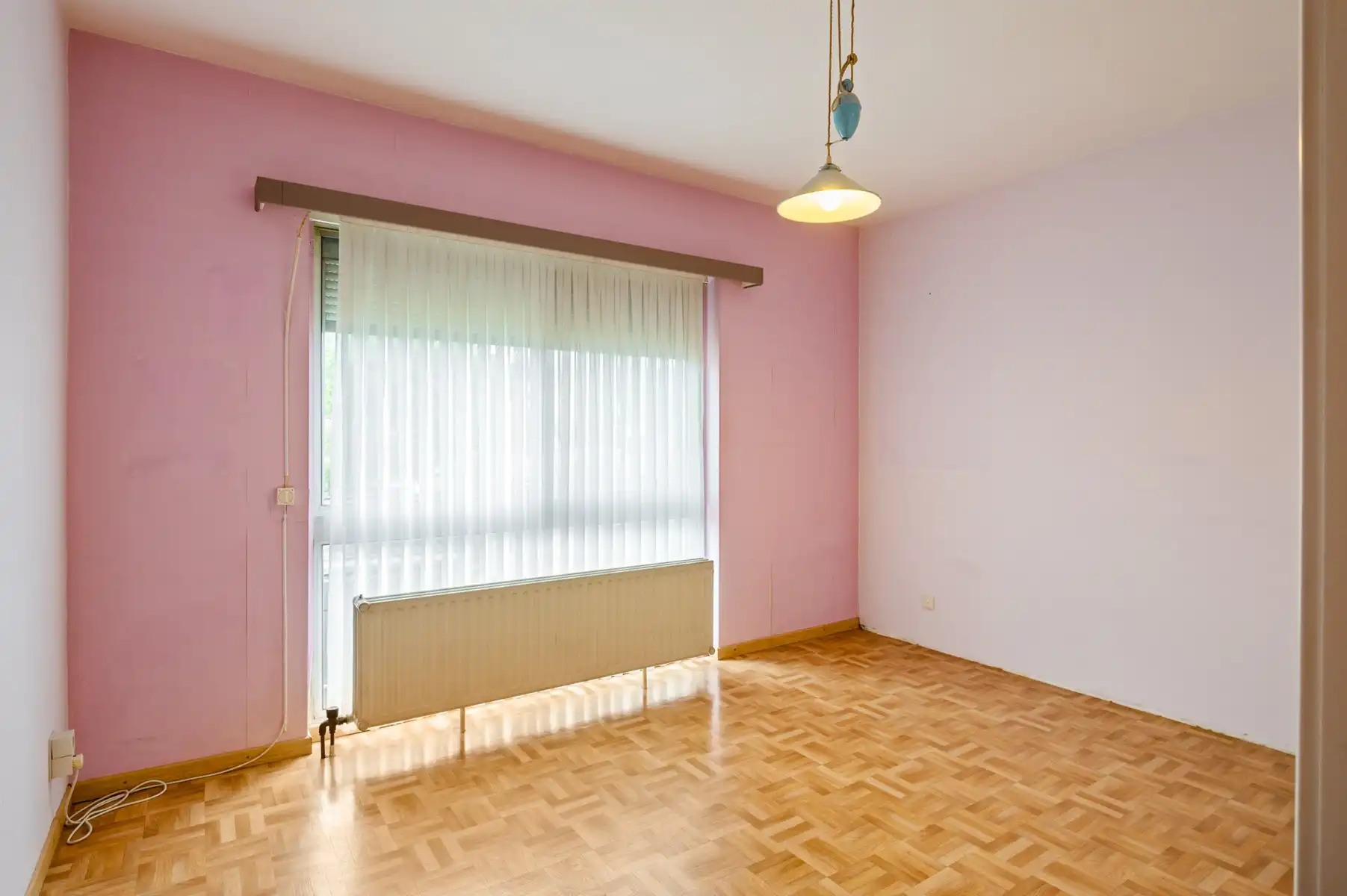 Te renoveren appartement met garage op uitstekende ligging foto 11