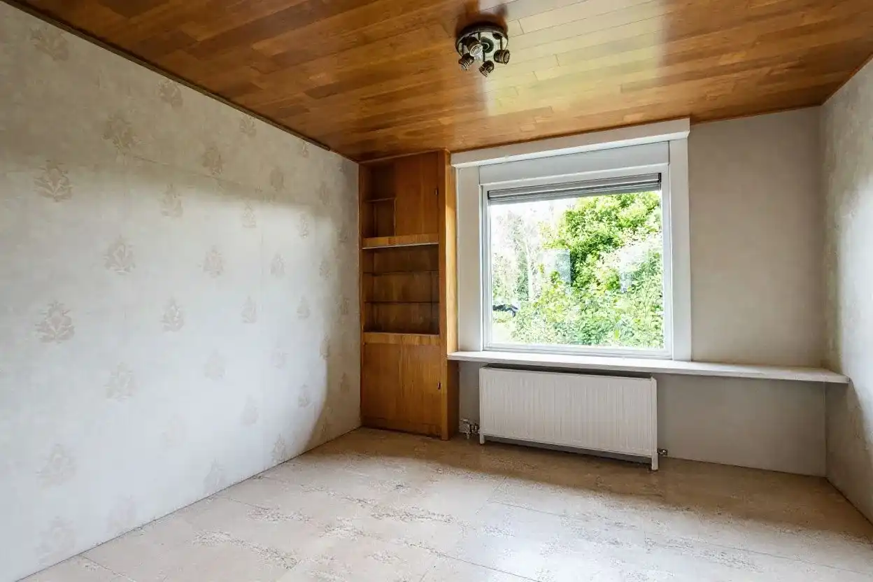 Te renoveren woning met 3 slaapkamers en zolder in Bissegem foto 3