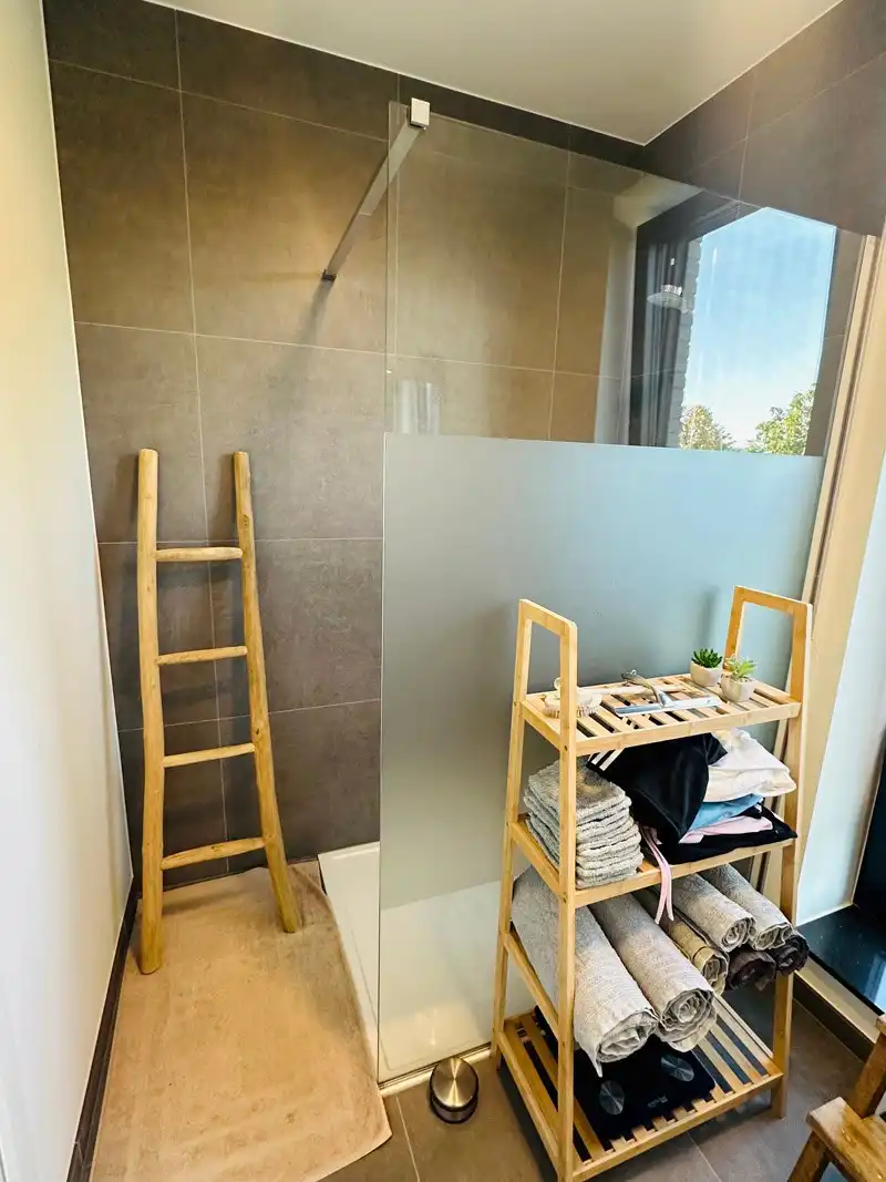 Modern nieuwbouw appartement te Nieuwerkerken foto 12