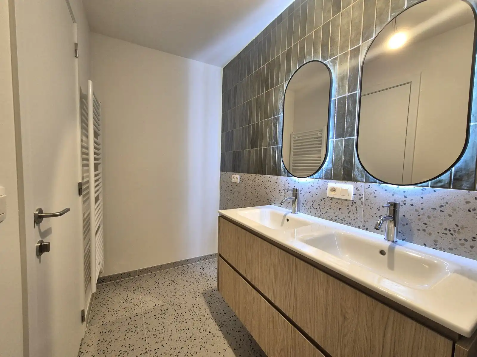 Nieuwbouw beste technieken én afwerking (ingebouwde kasten)! foto 13