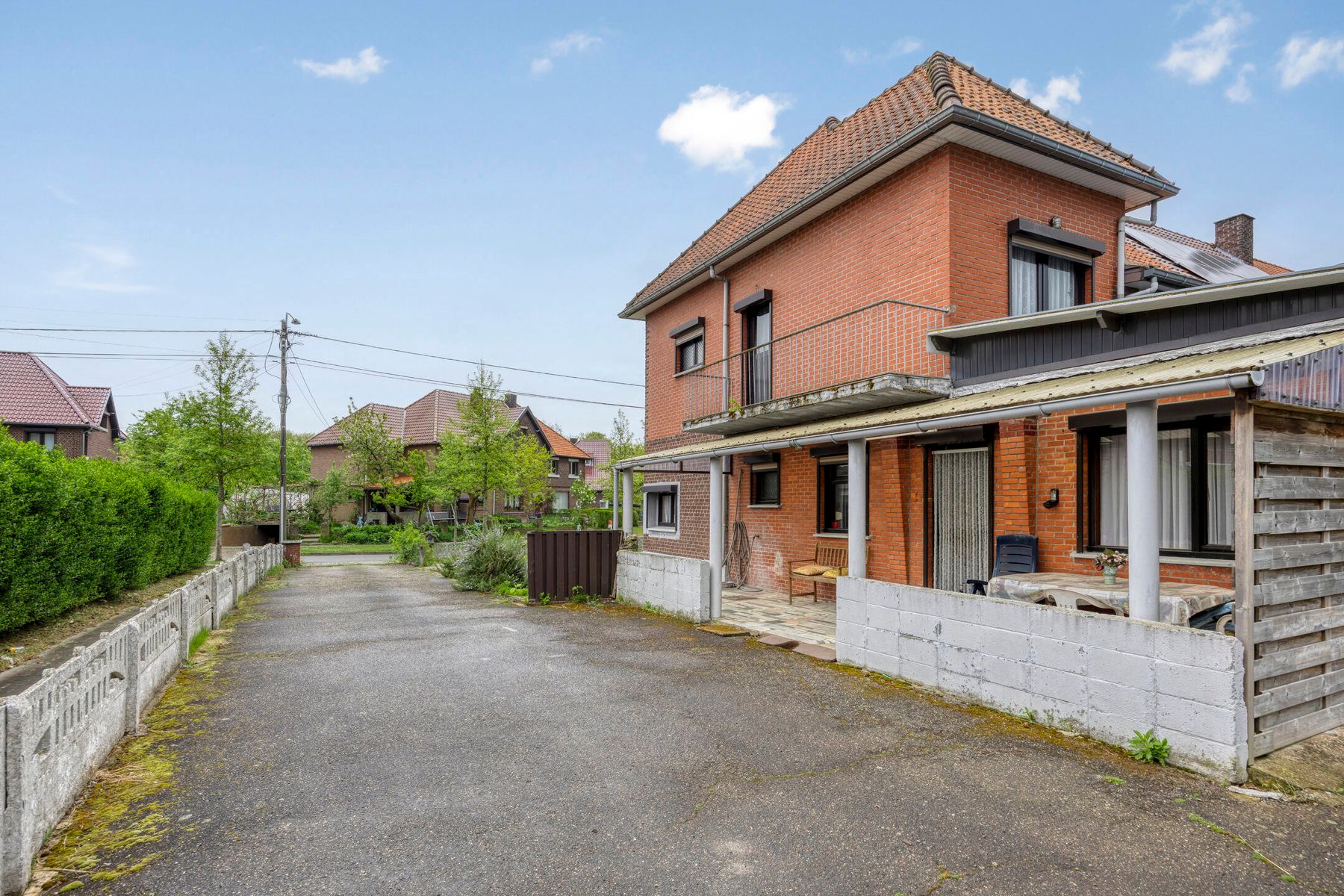 Charmante mijnwerkerswoning met 4 slaapkamers, en 2 badkamers. foto 32