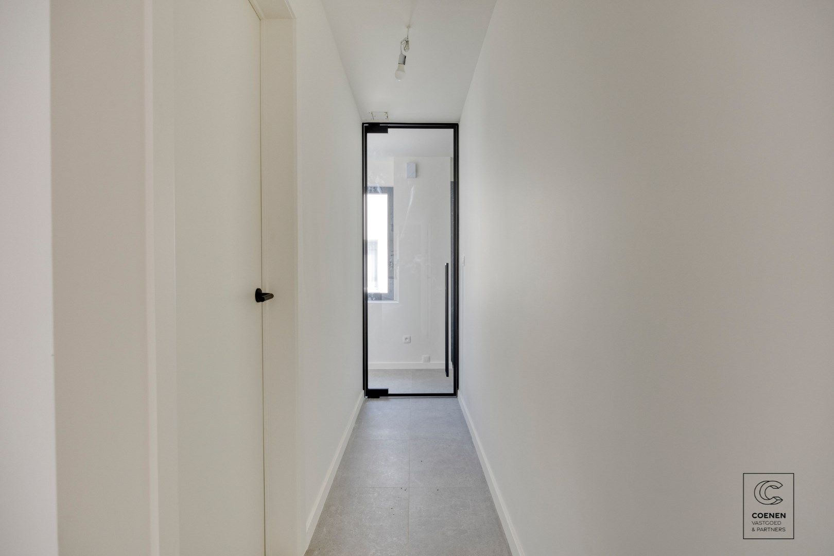 Charmant, volledig gerenoveerde woning met 2 slaapkamers te Turnhout! foto 11