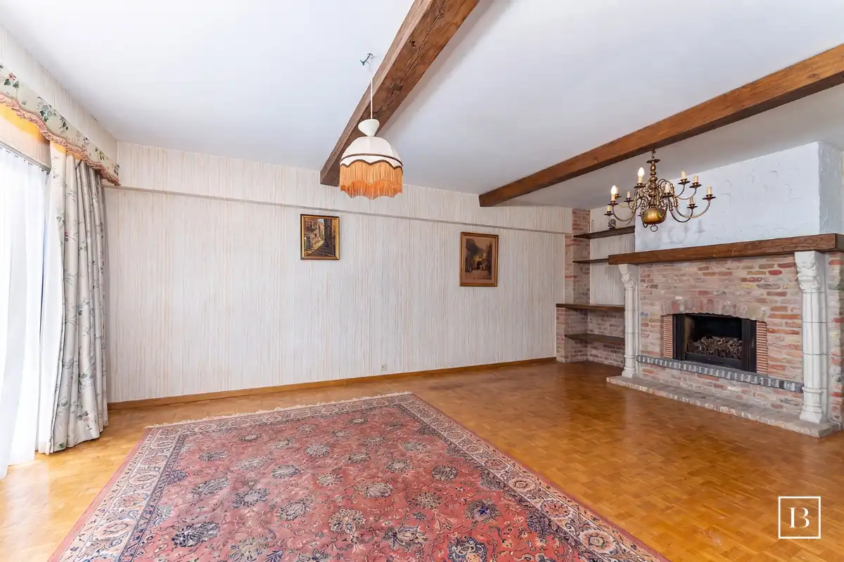 Ruim appartement met inpandige garagebox nabij het centrum foto {{pictureIndex}}