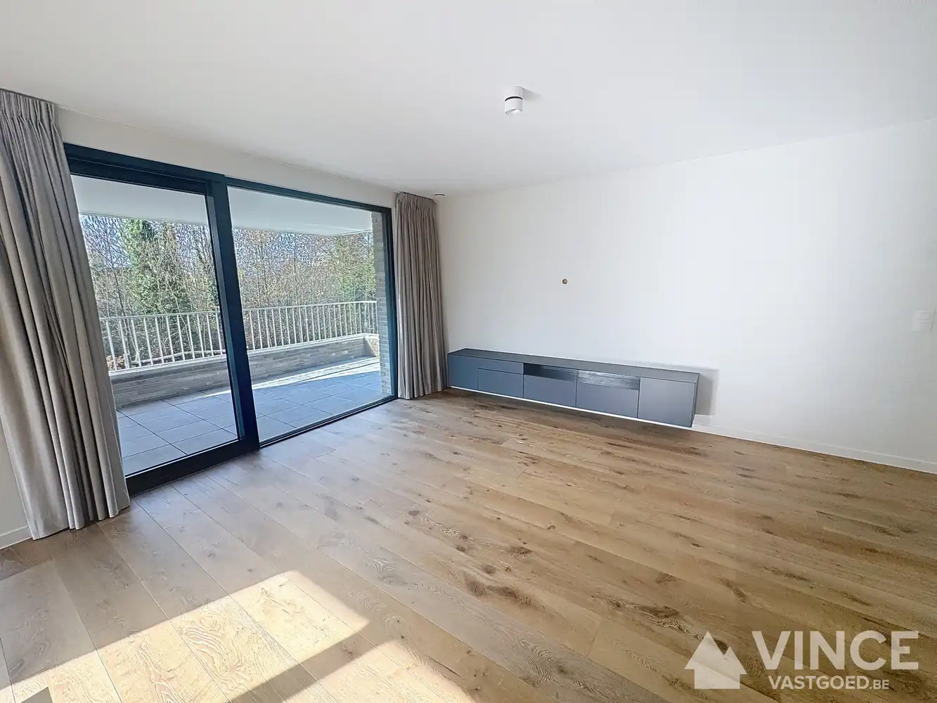 Modern appartement te huur met mooi uitzicht en veel lichtinval foto 6