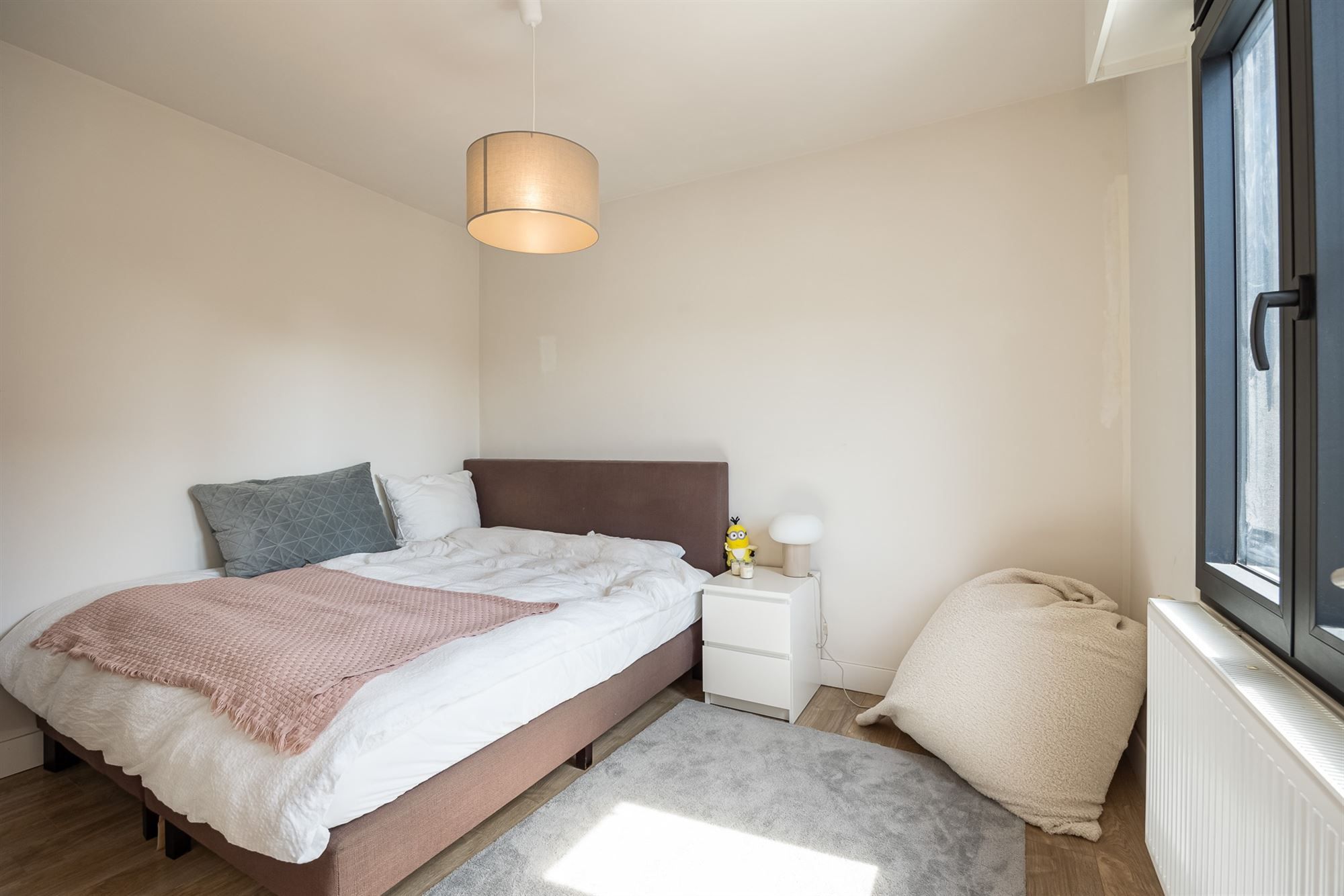 Instapklare woning met 3 slaapkamers en stadskoer foto 12