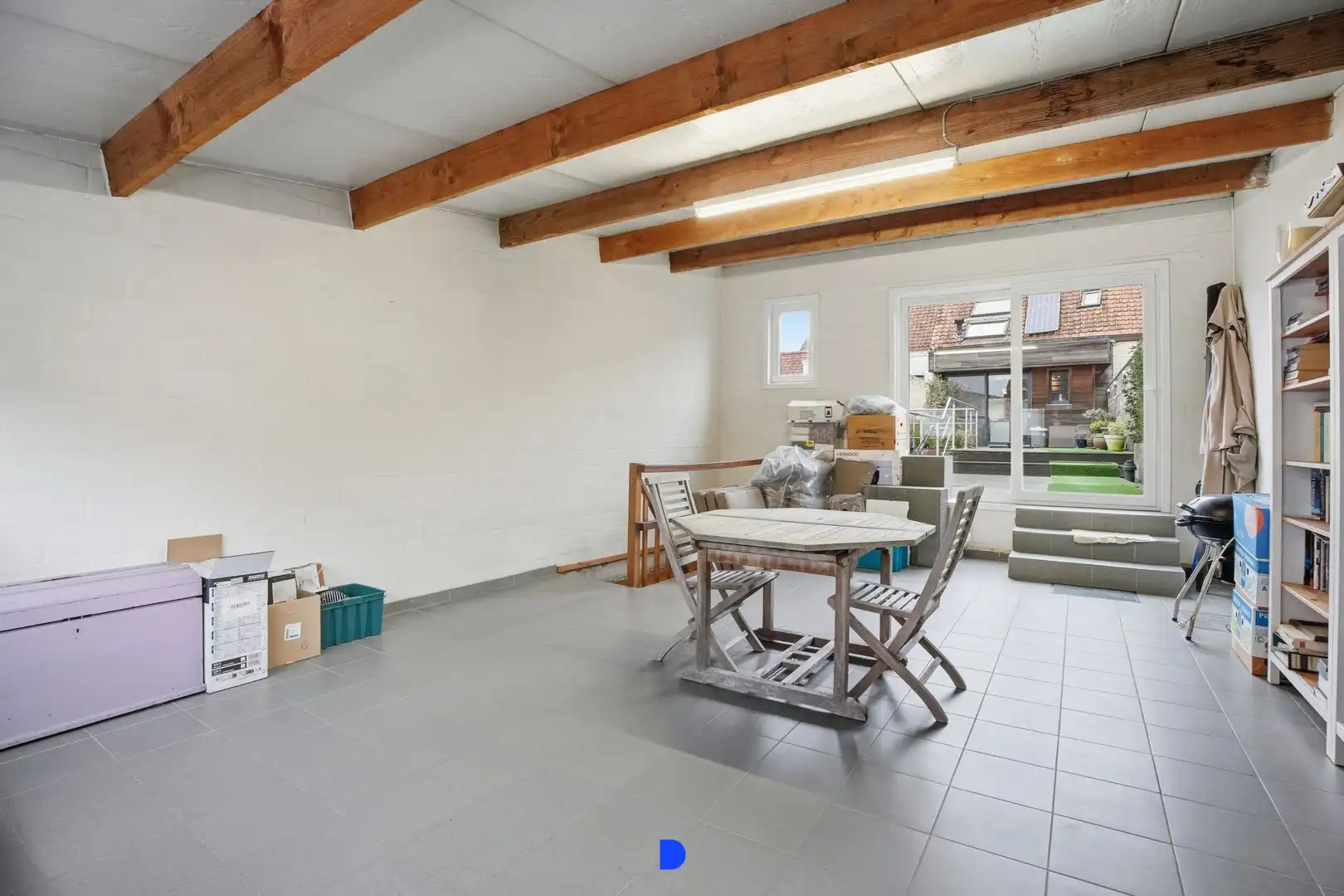 Ruime rijwoning met praktijkmogelijkheden & 2 garages in het centrum van Tielt! foto 14