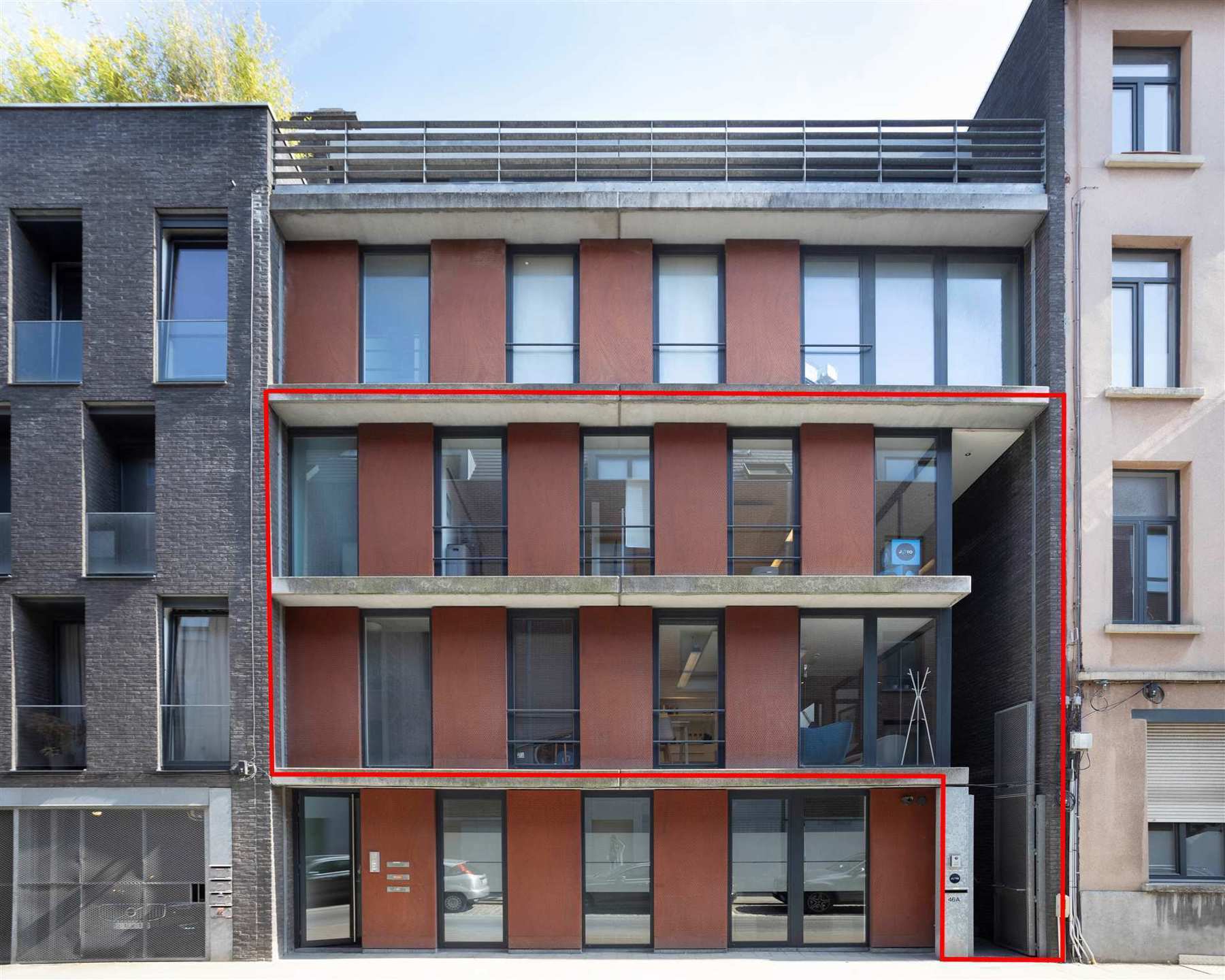 Zeer ruim kantoor van ca. 260m² in Zurenborg foto {{pictureIndex}}