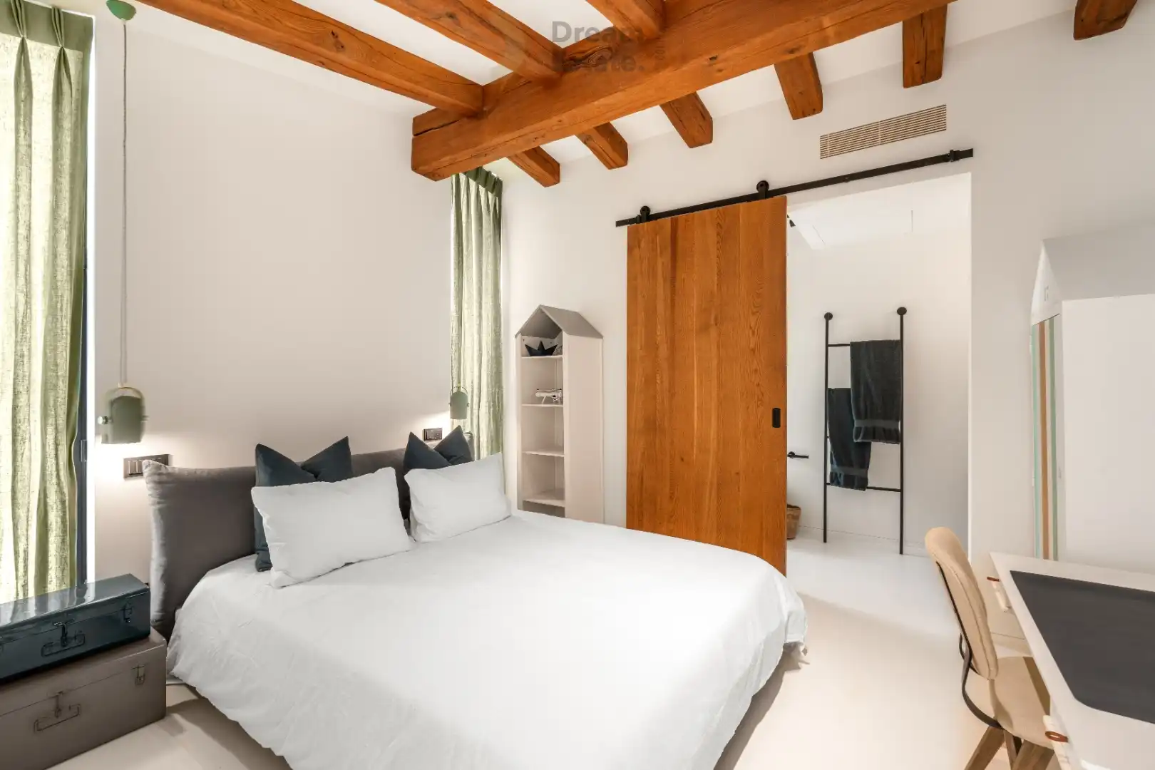 Unieke eerstelijns golfvilla in een exclusieve 'gated community' te Nueva Andalucia foto 28