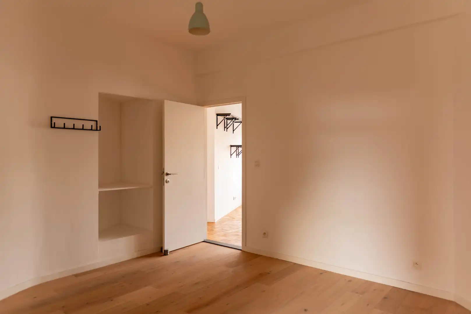 Lichtrijk hoekappartement in Borgerhout foto 11