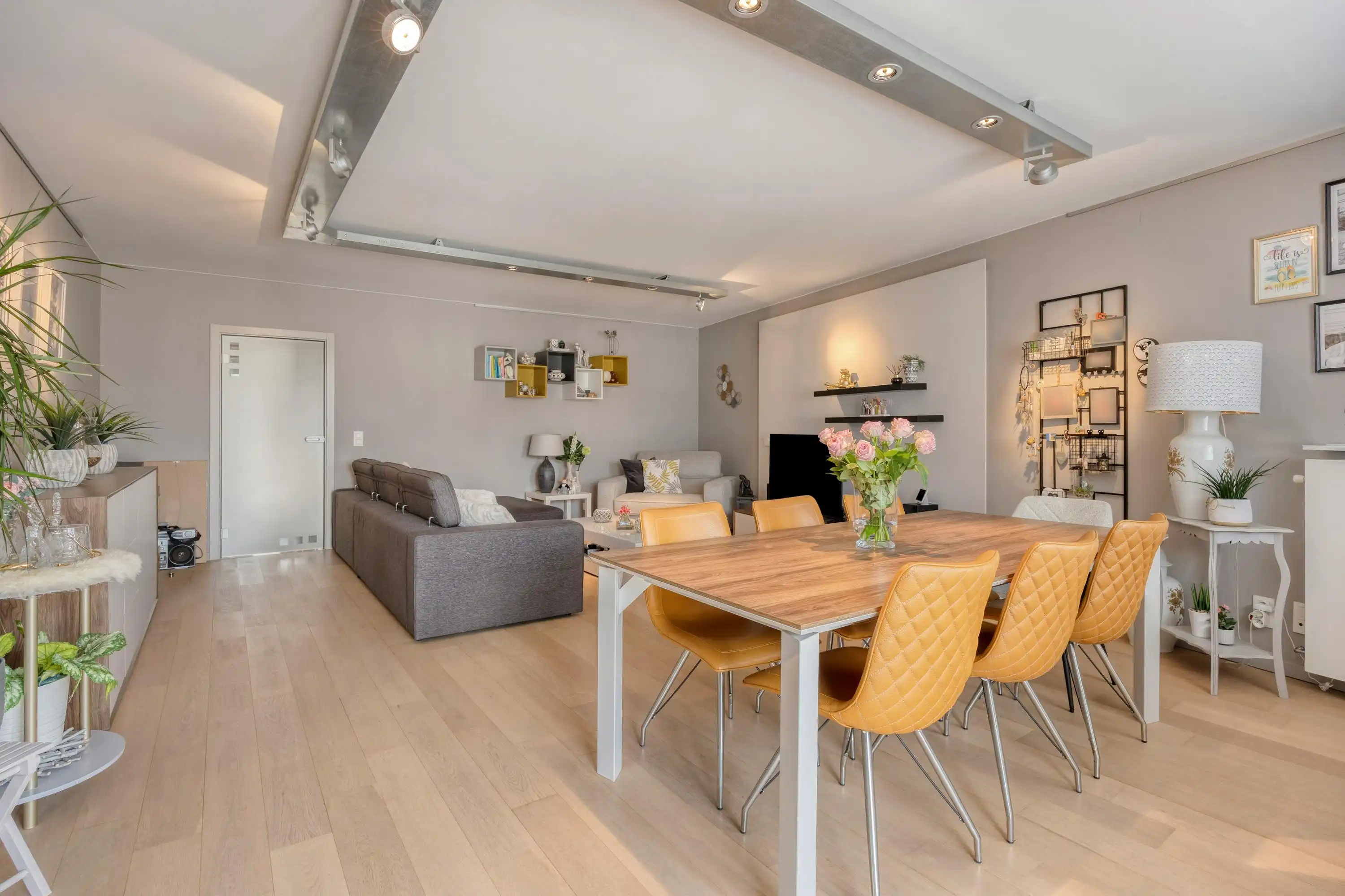 Instapklaar en energiezuinig appartement te koop in Burcht foto 2