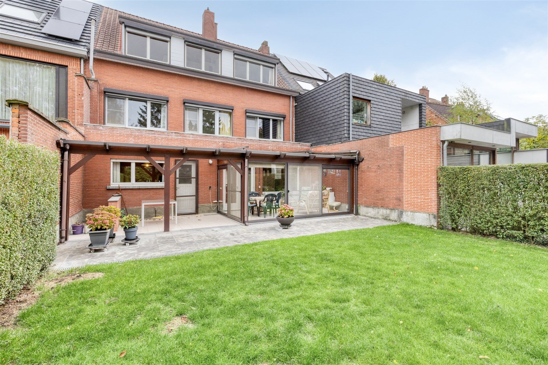 Ruime gezinswoning met 8 a 9 slaapkamers, een riante tuin en een prachtig uitzicht op weiland. foto 13