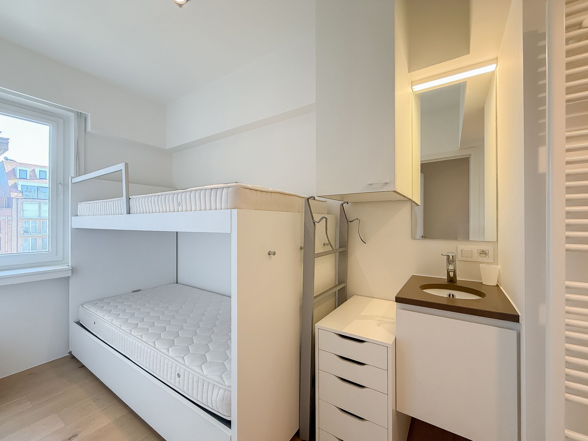 Zeedijk | Frontaal zeezicht – 2 slaapkamers – gerenoveerd foto 13