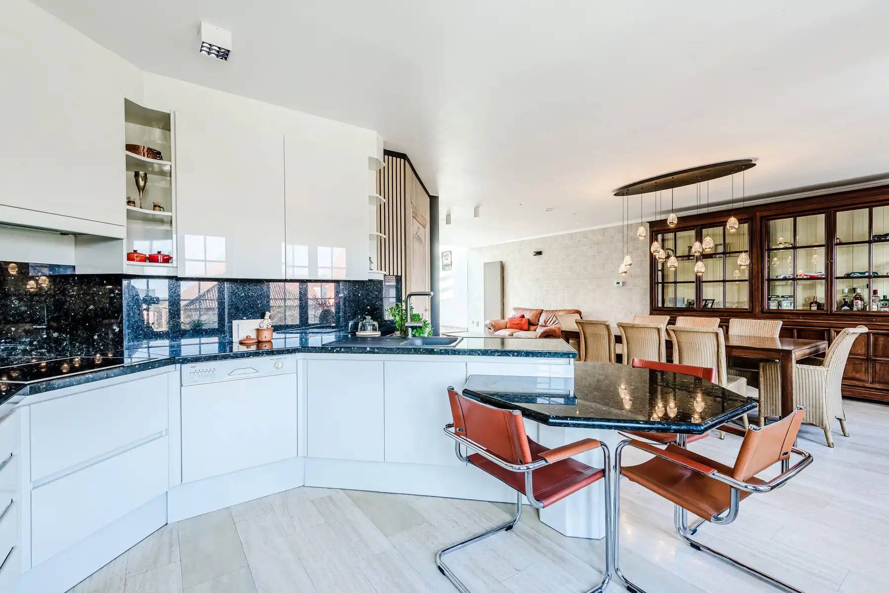 Verrassend ruime, onderhouden woning met veel mogelijkheden! foto 13