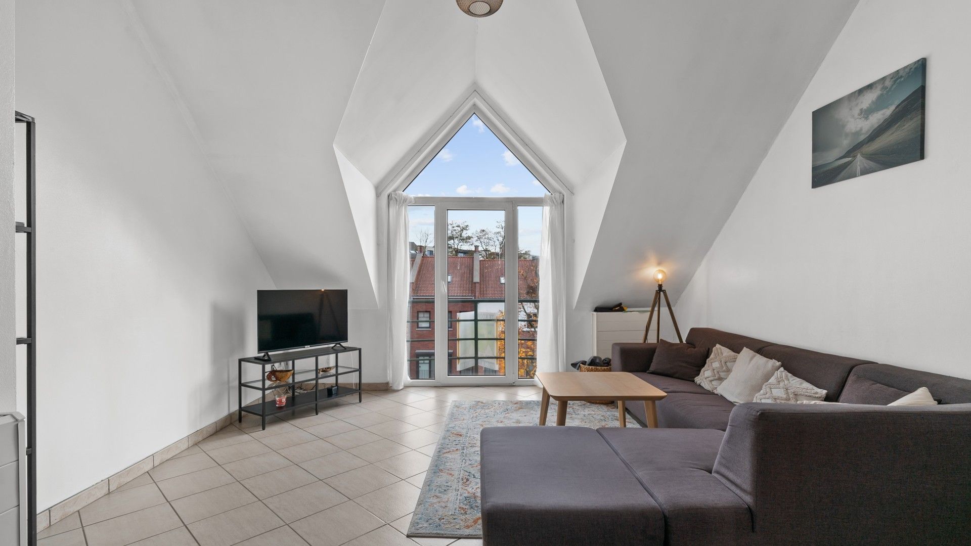 Instapklaar appartement met 2 slpkrs in Genk centrum foto 2