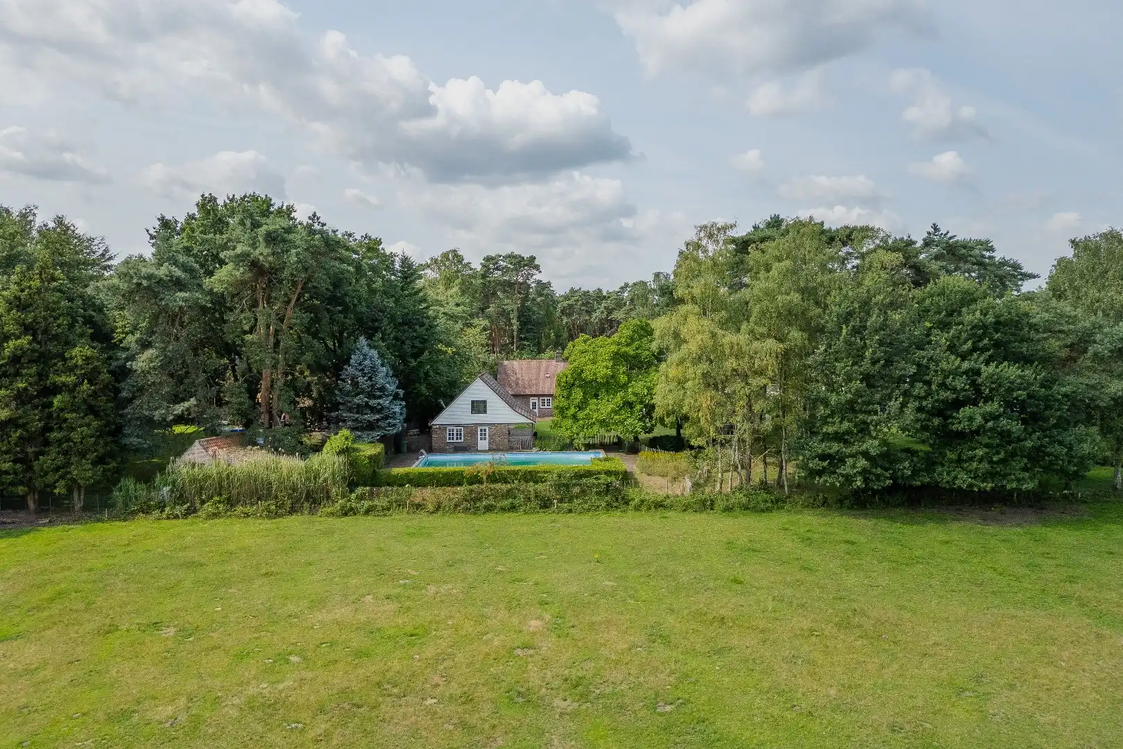 Villa met vergezicht en zwembad in Brasschaat foto 35