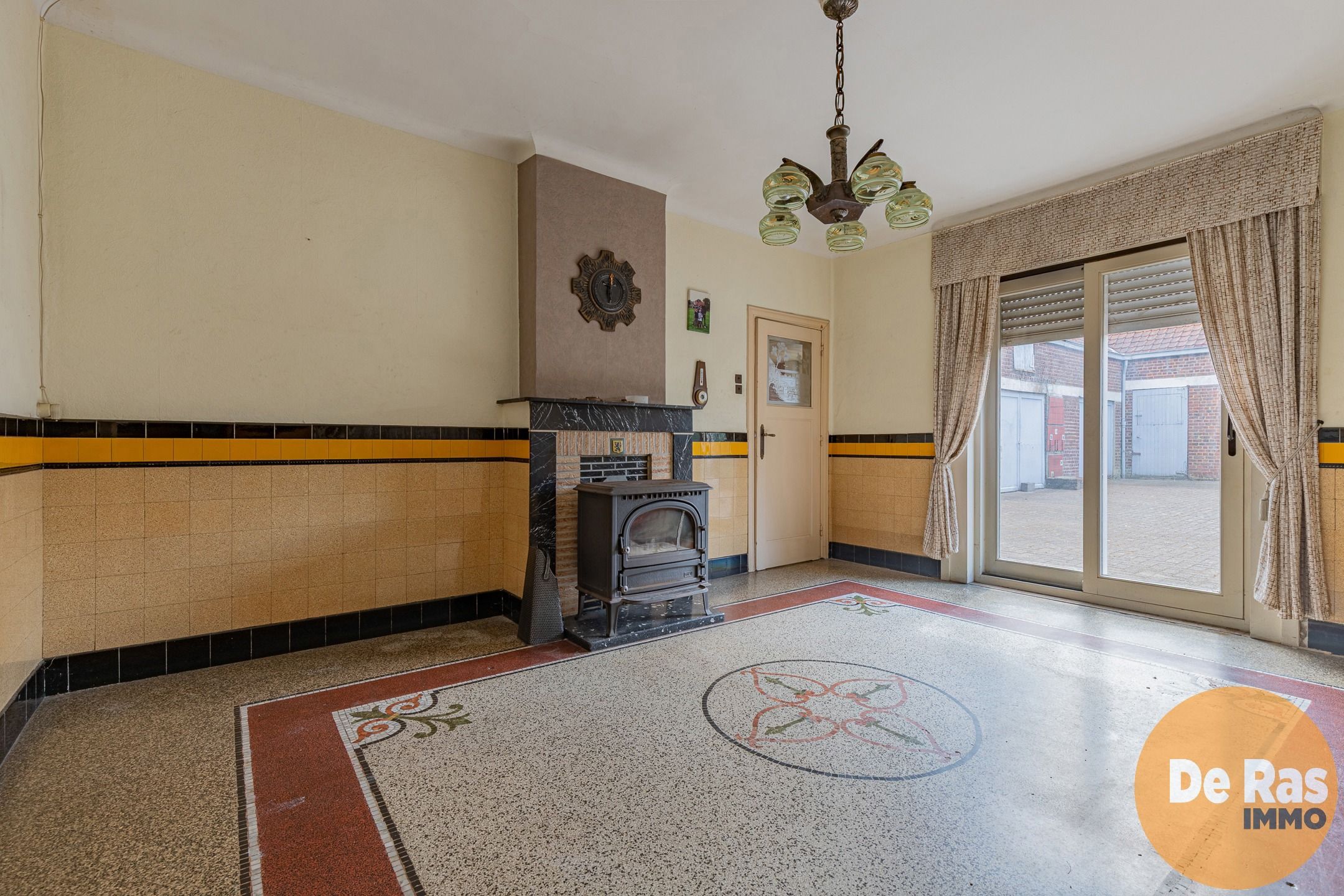 BURST - Te renoveren woning met tal van mogelijkheden foto 7