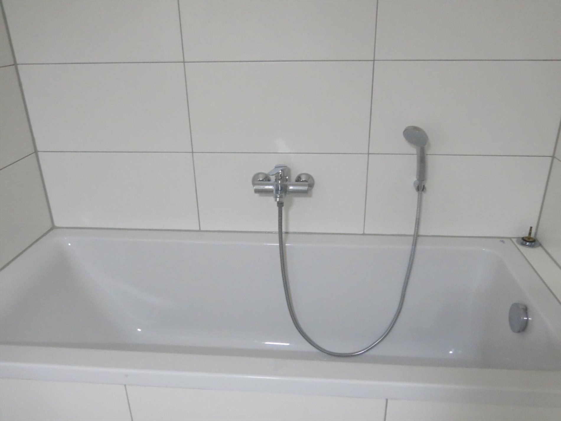 Nieuwbouwappartement met 2 slaapkamers op de Markt in Houthulst foto 6