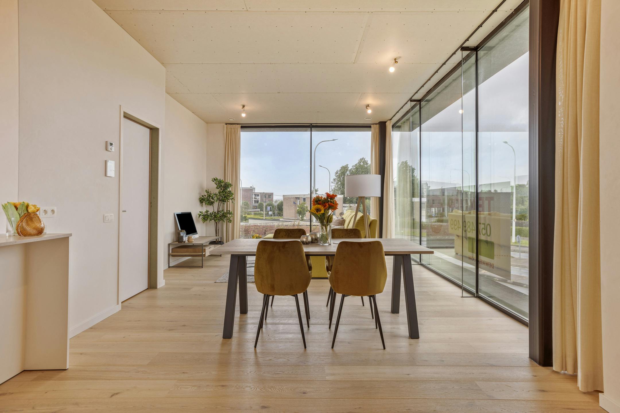 Nieuw instapklaar appartement te koop in Poperinge op centrale ligging foto 2