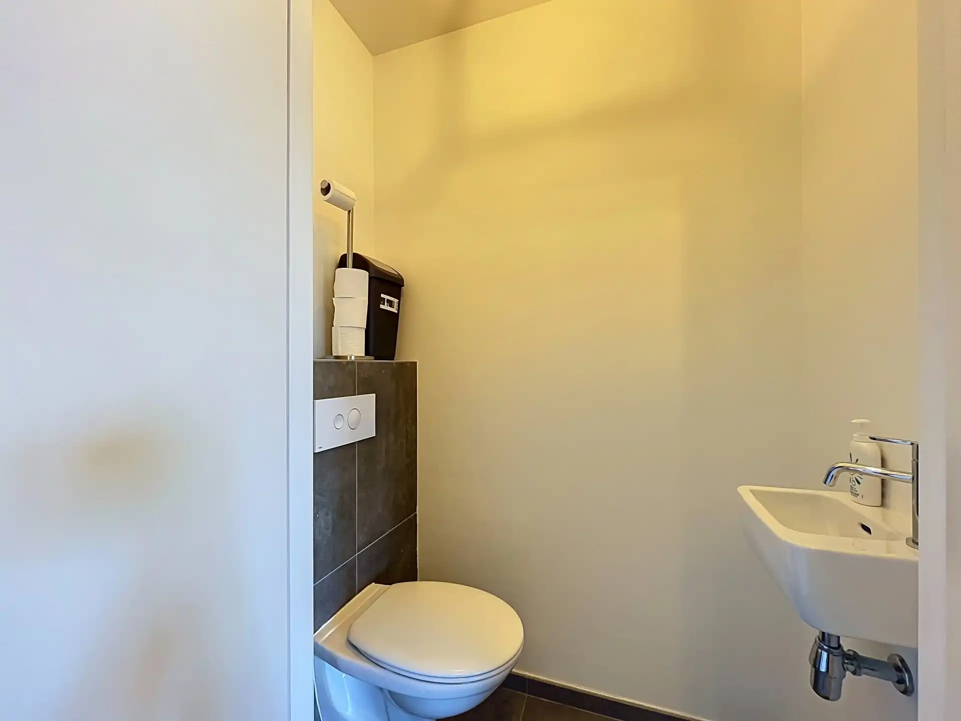 Modern 2-slaapkamer appartement in De Klinge! foto 8