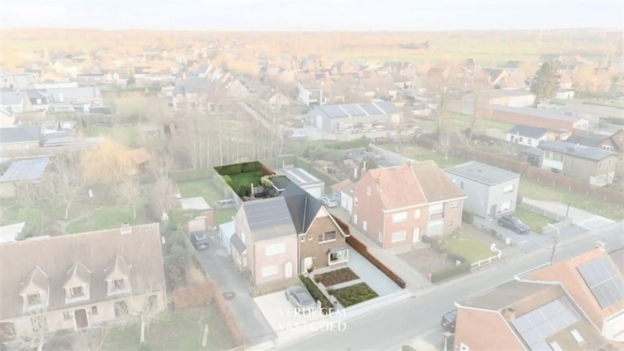 Stijlvolle en instapklare woning met 2+1 slaapkamers, garage en mooie tuin foto 21