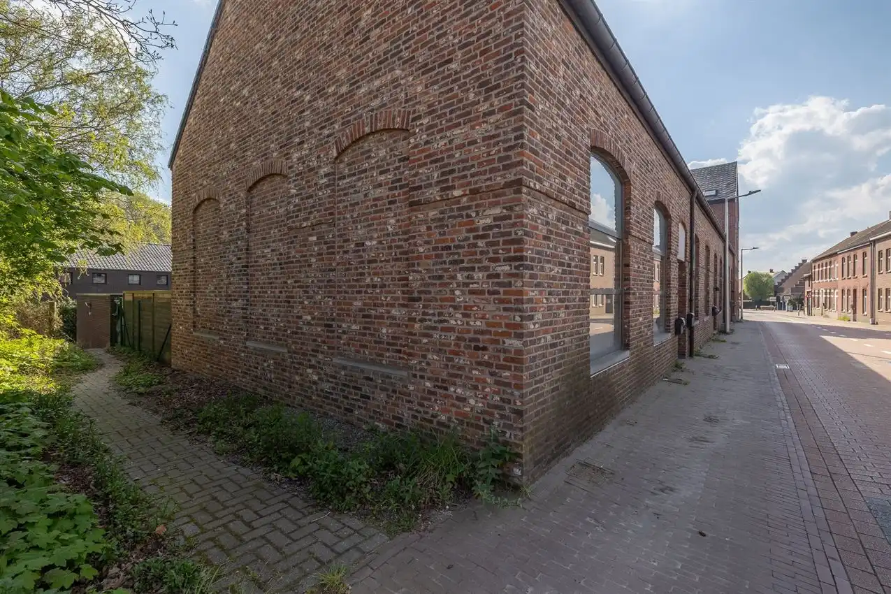 instapklare woning (3 slpk) in oude gemeenteschool foto 33