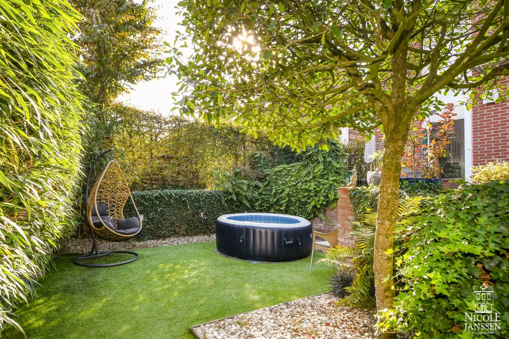 Instapklaar en ruim ingedeeld woonhuis met tuin foto 28